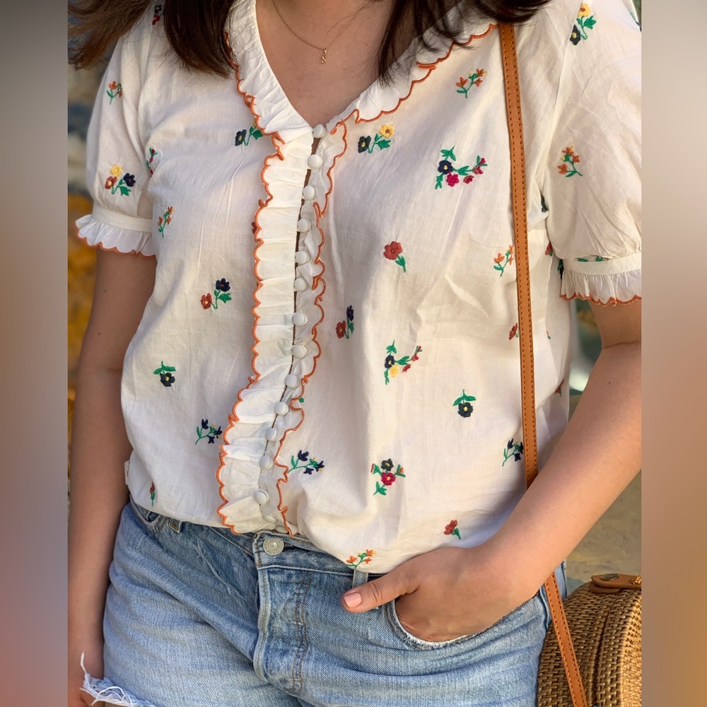 Sézane floral embroidered blouse size 40 🌼